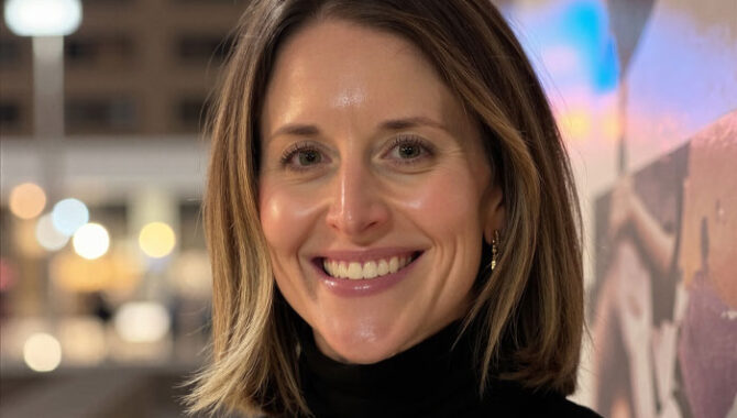 Lindsay Hampton, Volt Factor